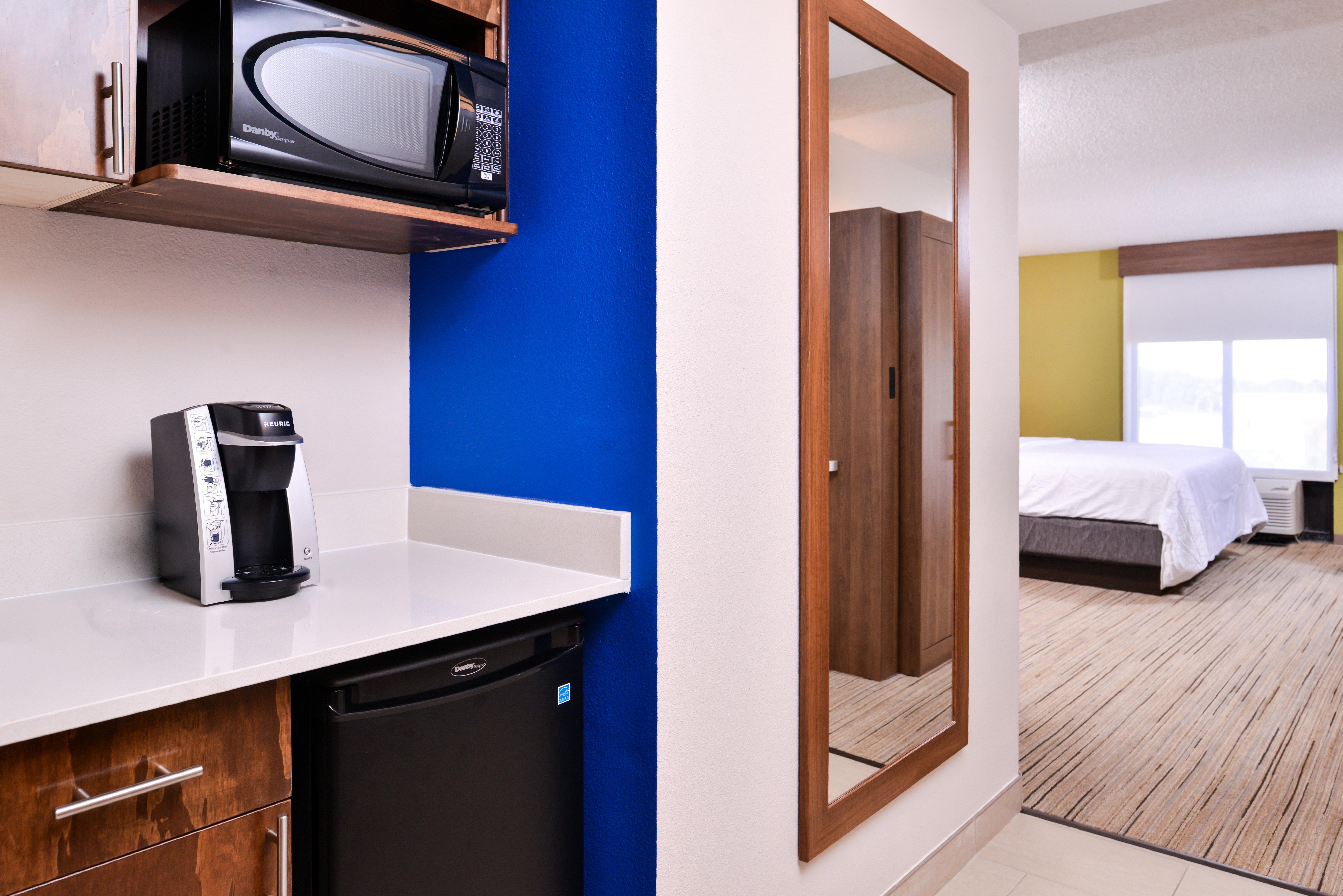 Holiday Inn Express Hotel & Suites Tampa-Anderson Road-Veterans Exp By Ihg West Chase Экстерьер фото