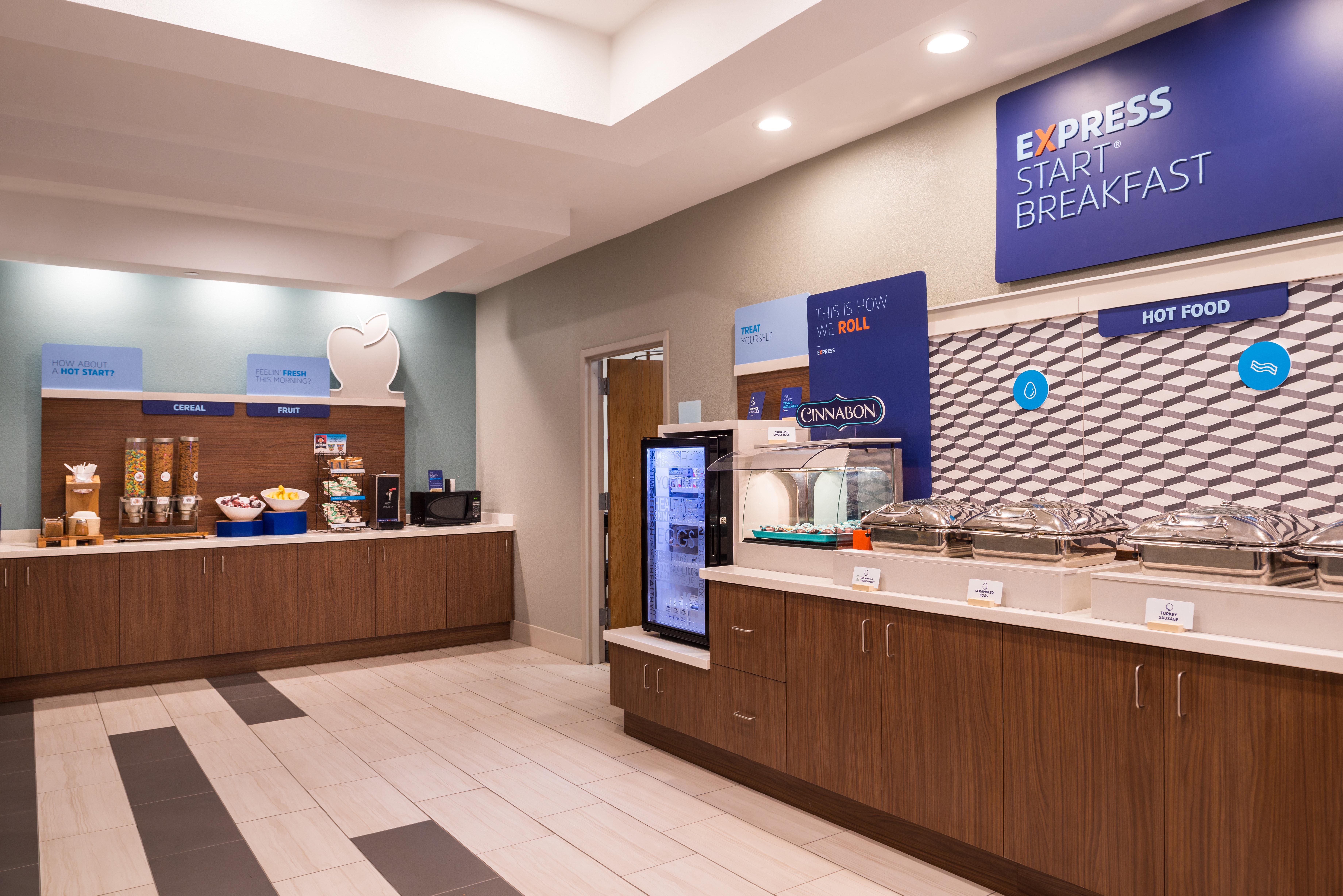 Holiday Inn Express Hotel & Suites Tampa-Anderson Road-Veterans Exp By Ihg West Chase Экстерьер фото