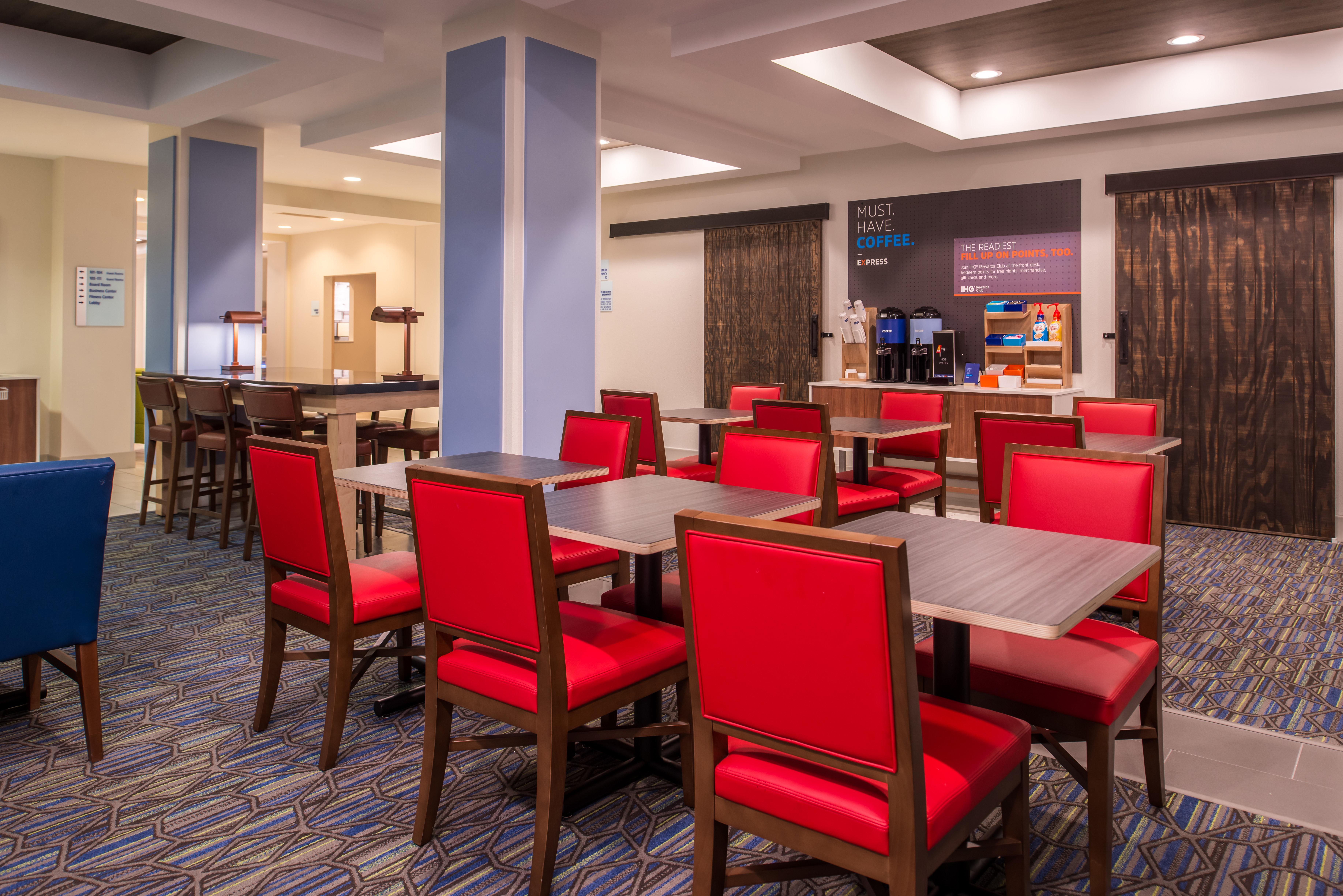 Holiday Inn Express Hotel & Suites Tampa-Anderson Road-Veterans Exp By Ihg West Chase Экстерьер фото