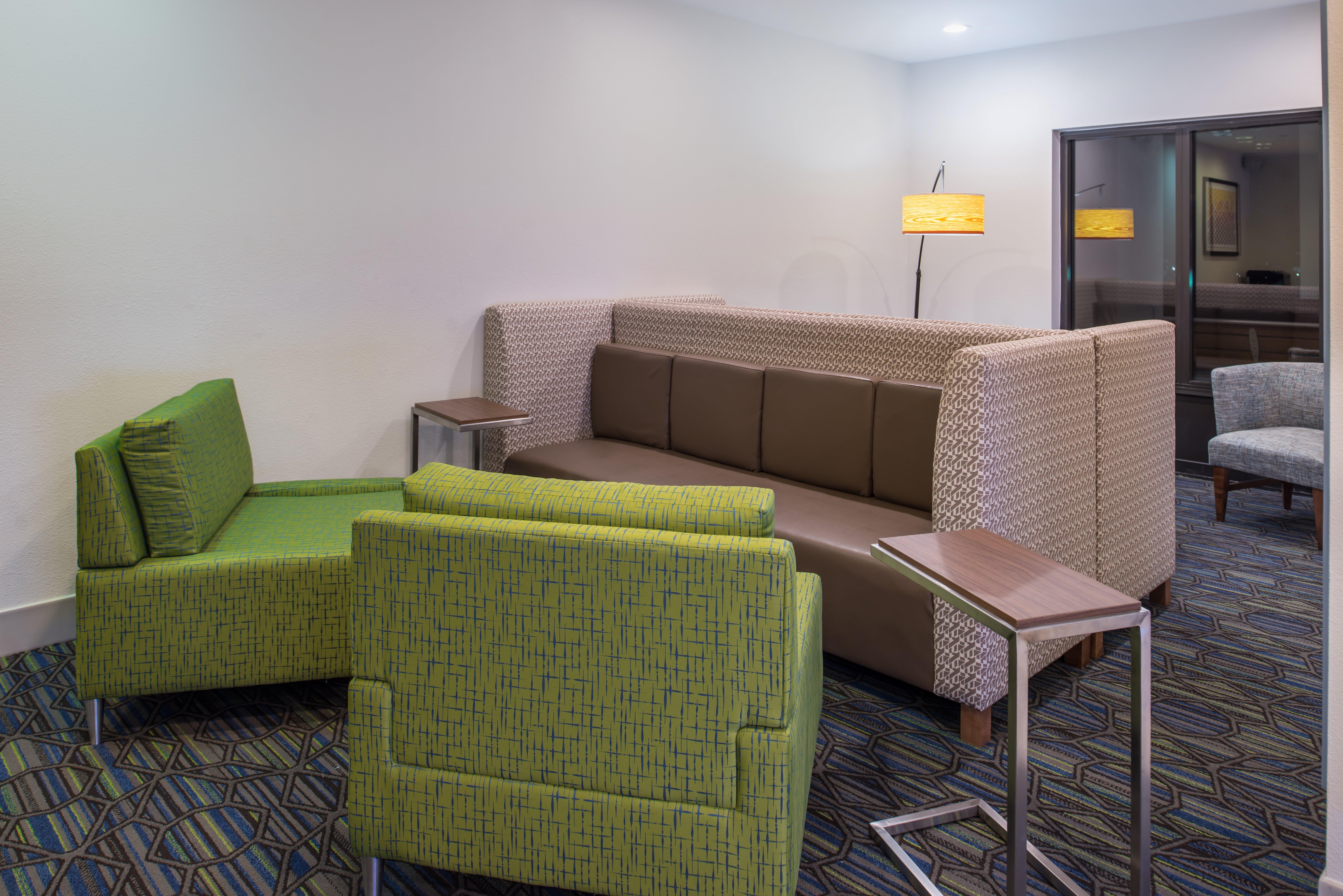 Holiday Inn Express Hotel & Suites Tampa-Anderson Road-Veterans Exp By Ihg West Chase Экстерьер фото