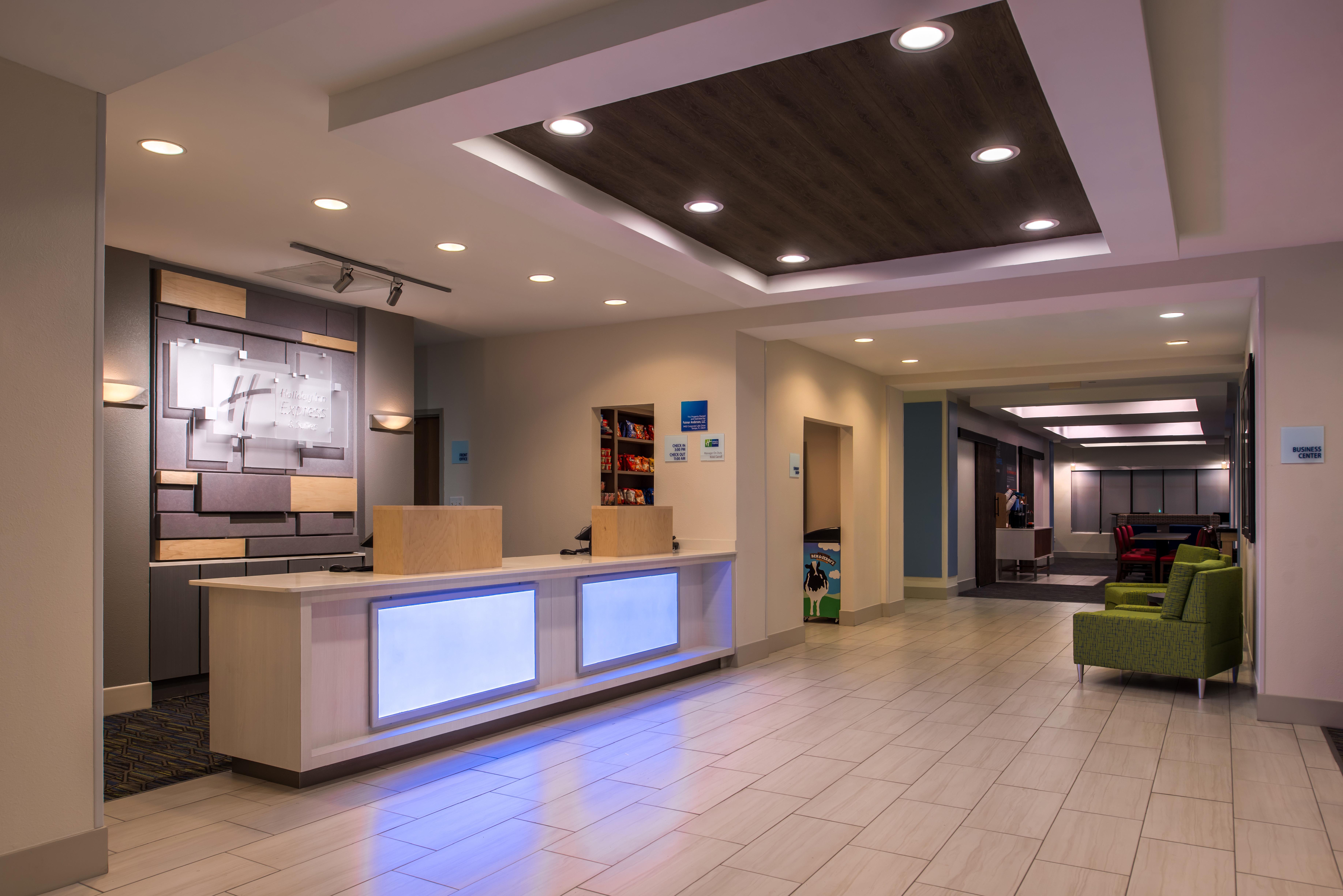 Holiday Inn Express Hotel & Suites Tampa-Anderson Road-Veterans Exp By Ihg West Chase Экстерьер фото
