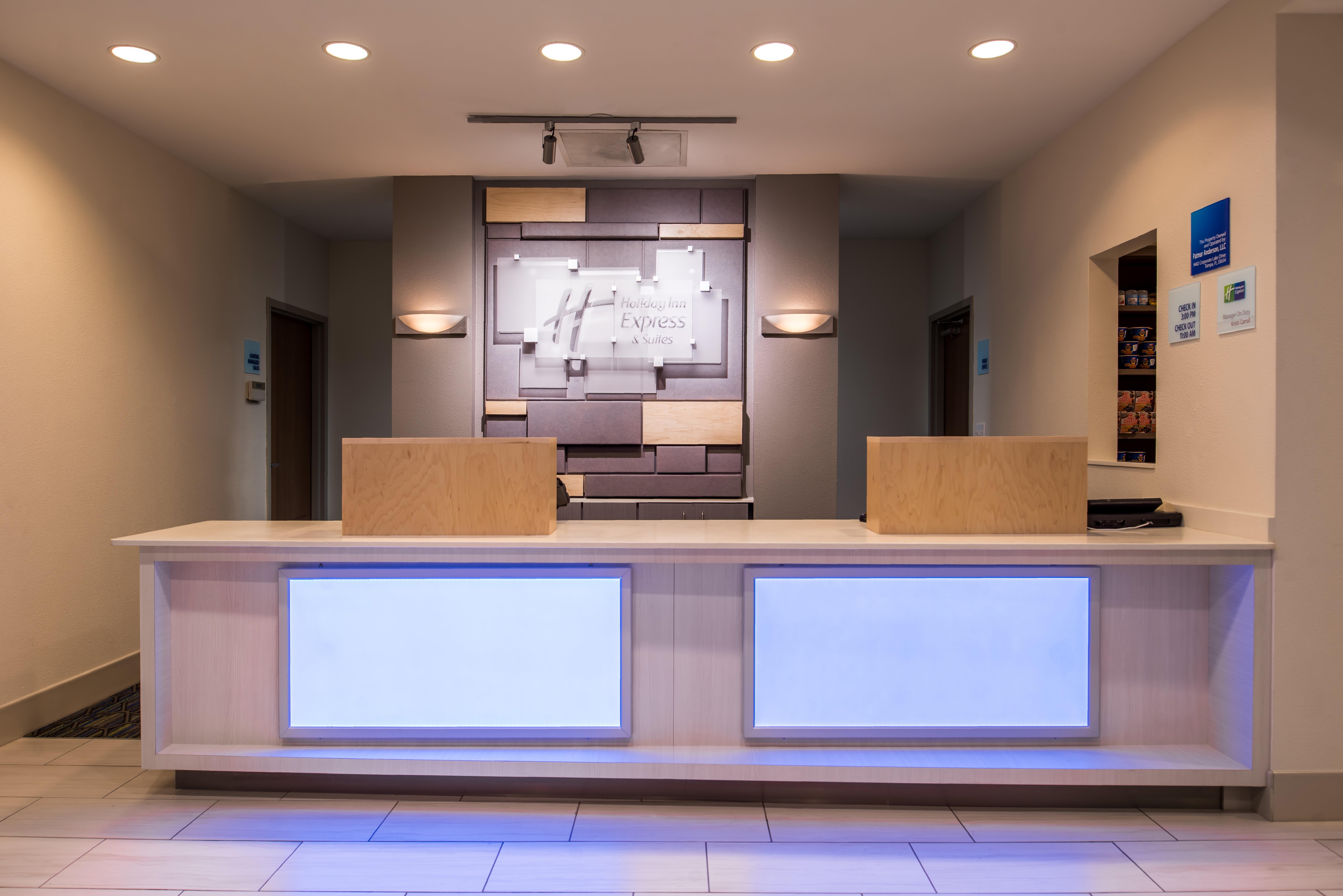 Holiday Inn Express Hotel & Suites Tampa-Anderson Road-Veterans Exp By Ihg West Chase Экстерьер фото