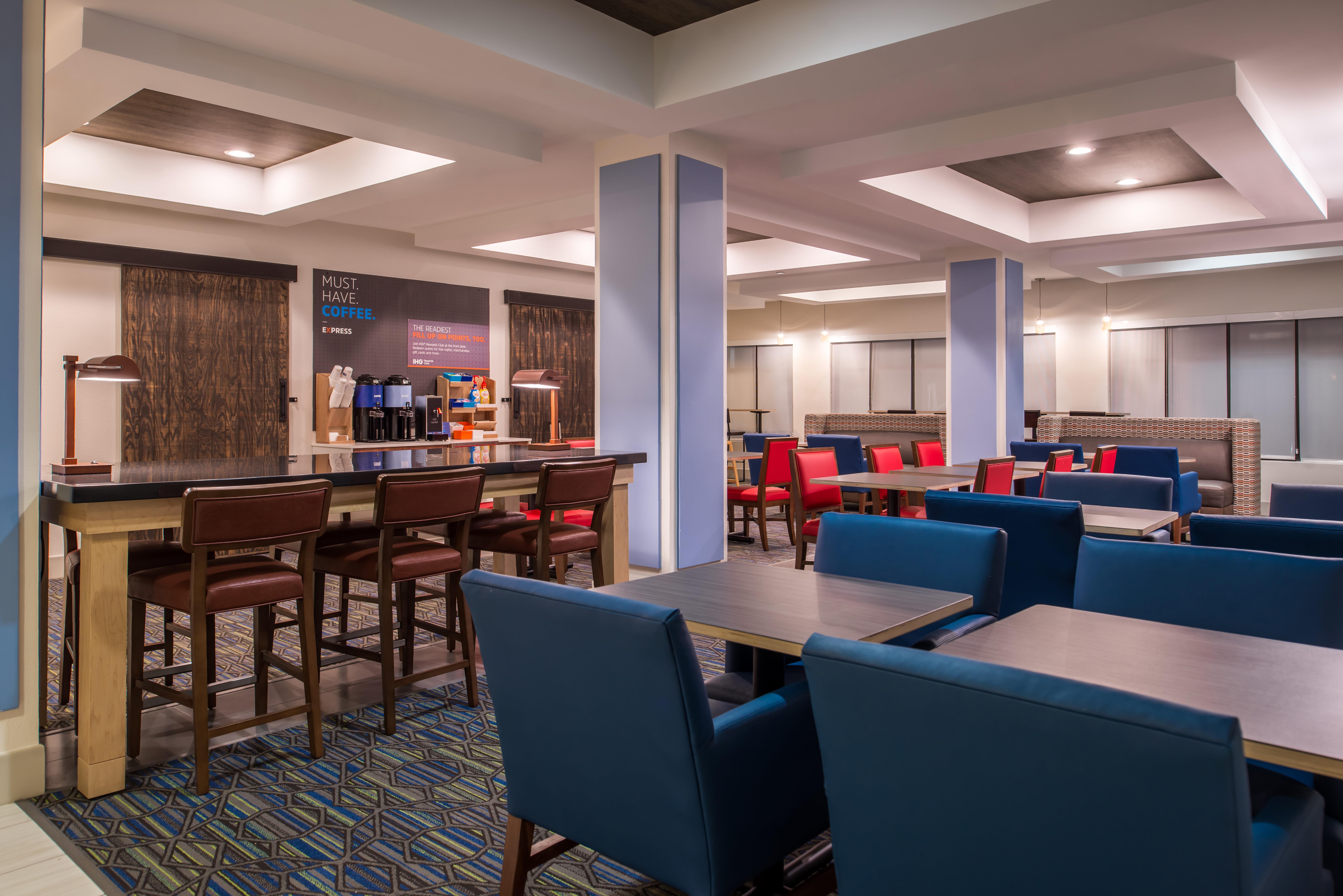 Holiday Inn Express Hotel & Suites Tampa-Anderson Road-Veterans Exp By Ihg West Chase Экстерьер фото