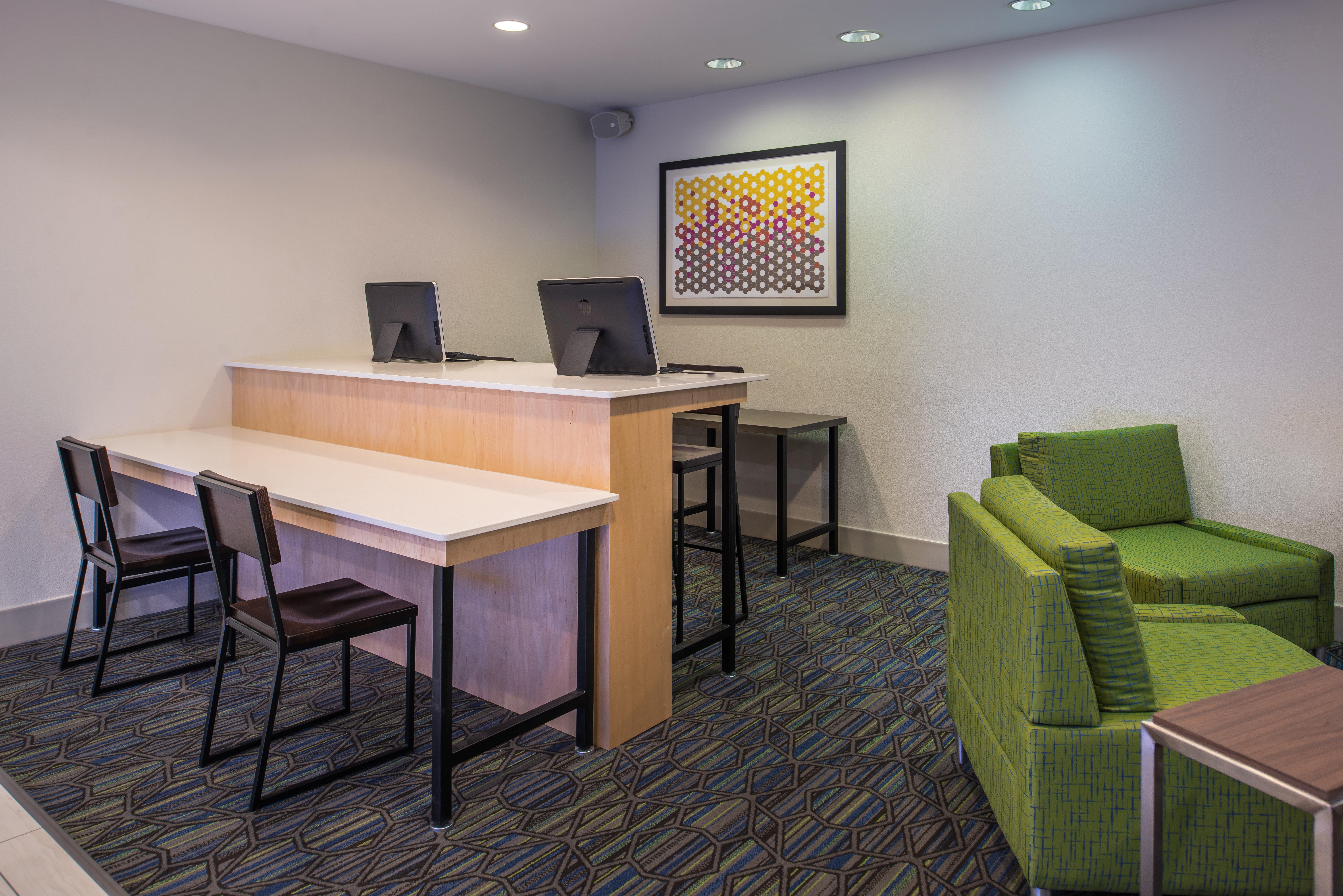 Holiday Inn Express Hotel & Suites Tampa-Anderson Road-Veterans Exp By Ihg West Chase Экстерьер фото